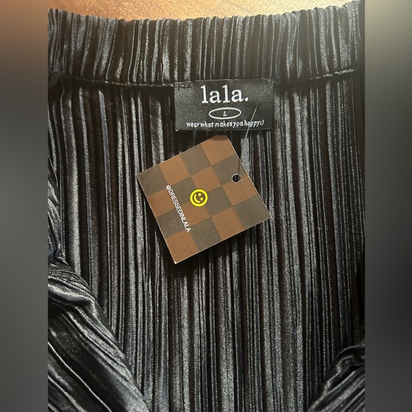 DRESSED IN LALA NWT top and skirt set - Picture 4 of 5